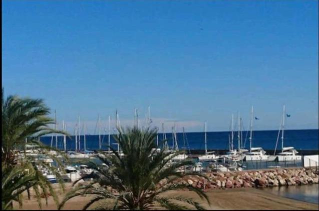 Beachfront Vila Βαλένθια Εξωτερικό φωτογραφία